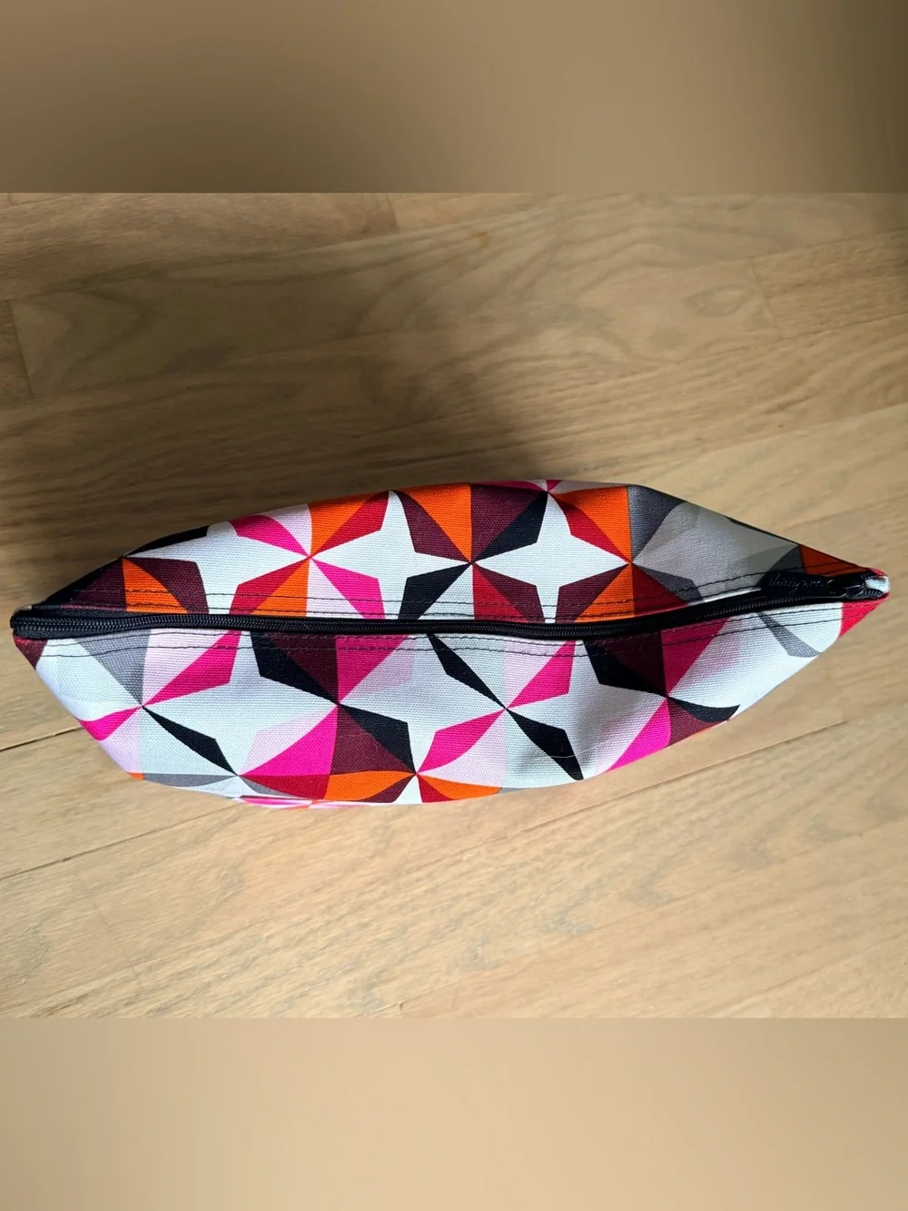 Thirty-One Zip Pouch - Picture 2 of 4